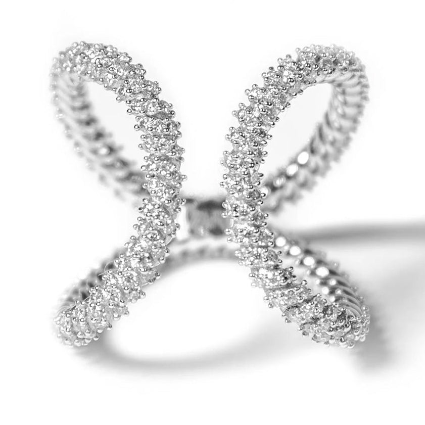 Modern Rope Ring with Moissanite stone