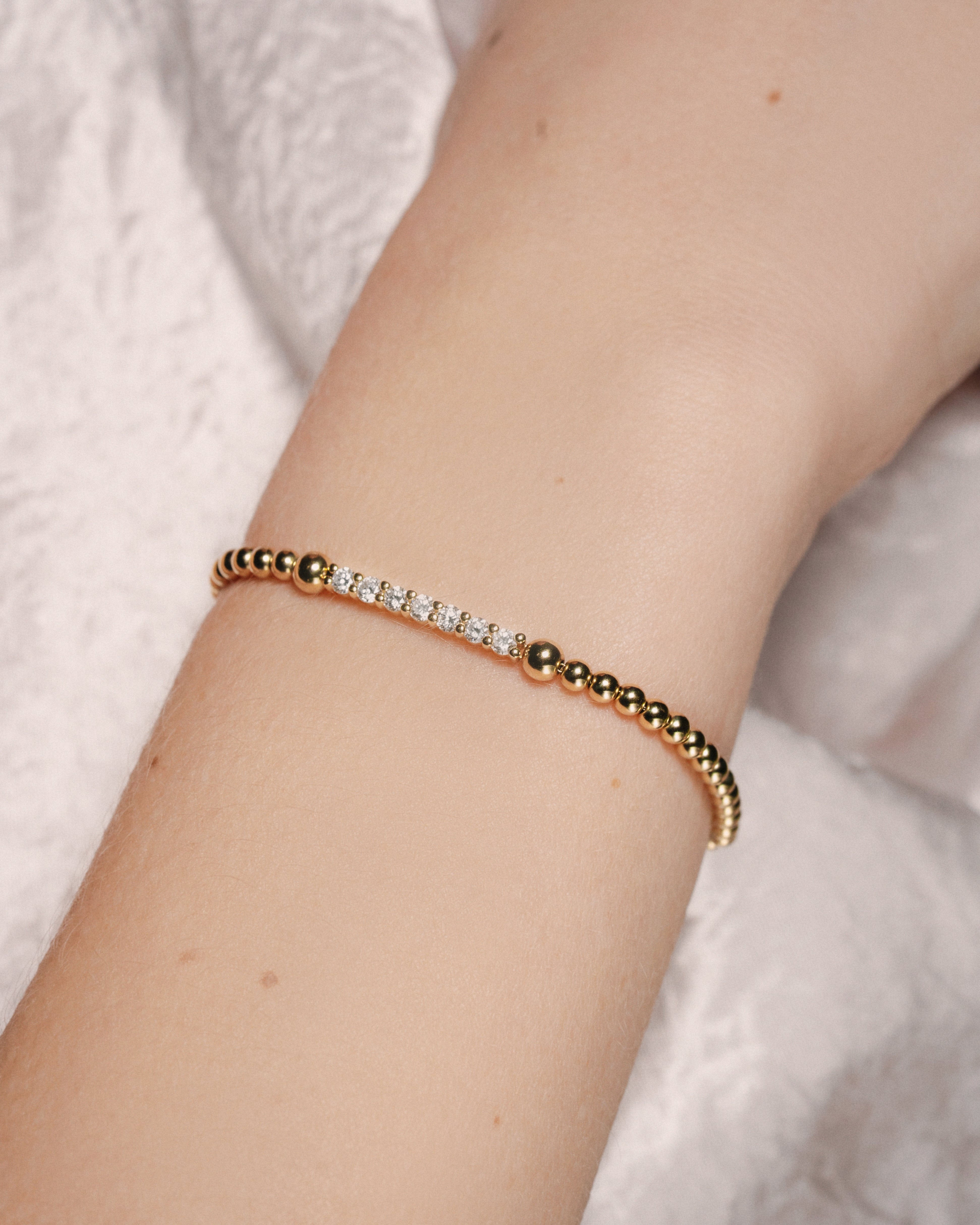 SphereGlow Diamond Bracelet
