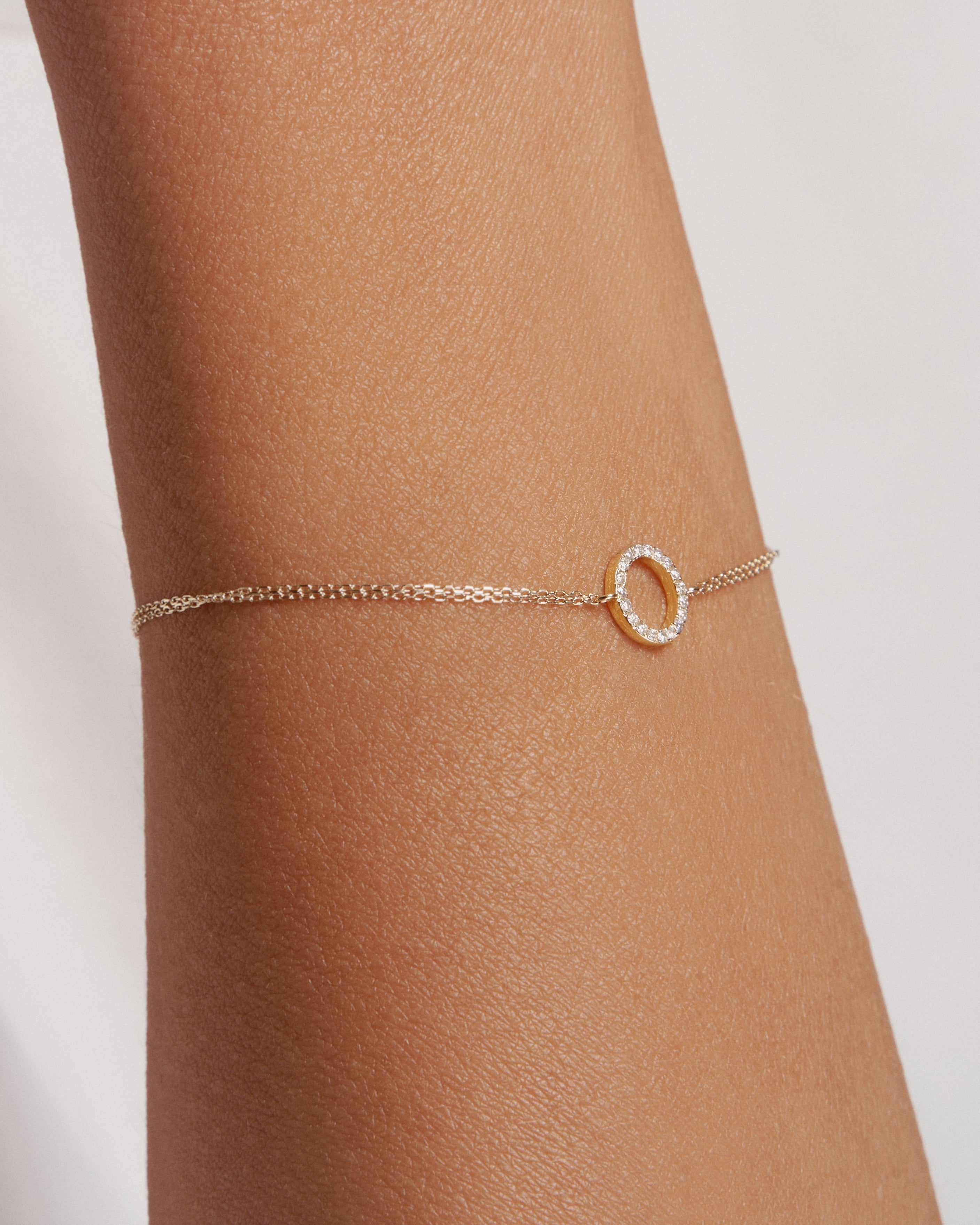 Elegant Gold Circle Bracelet with Pavé Diamonds