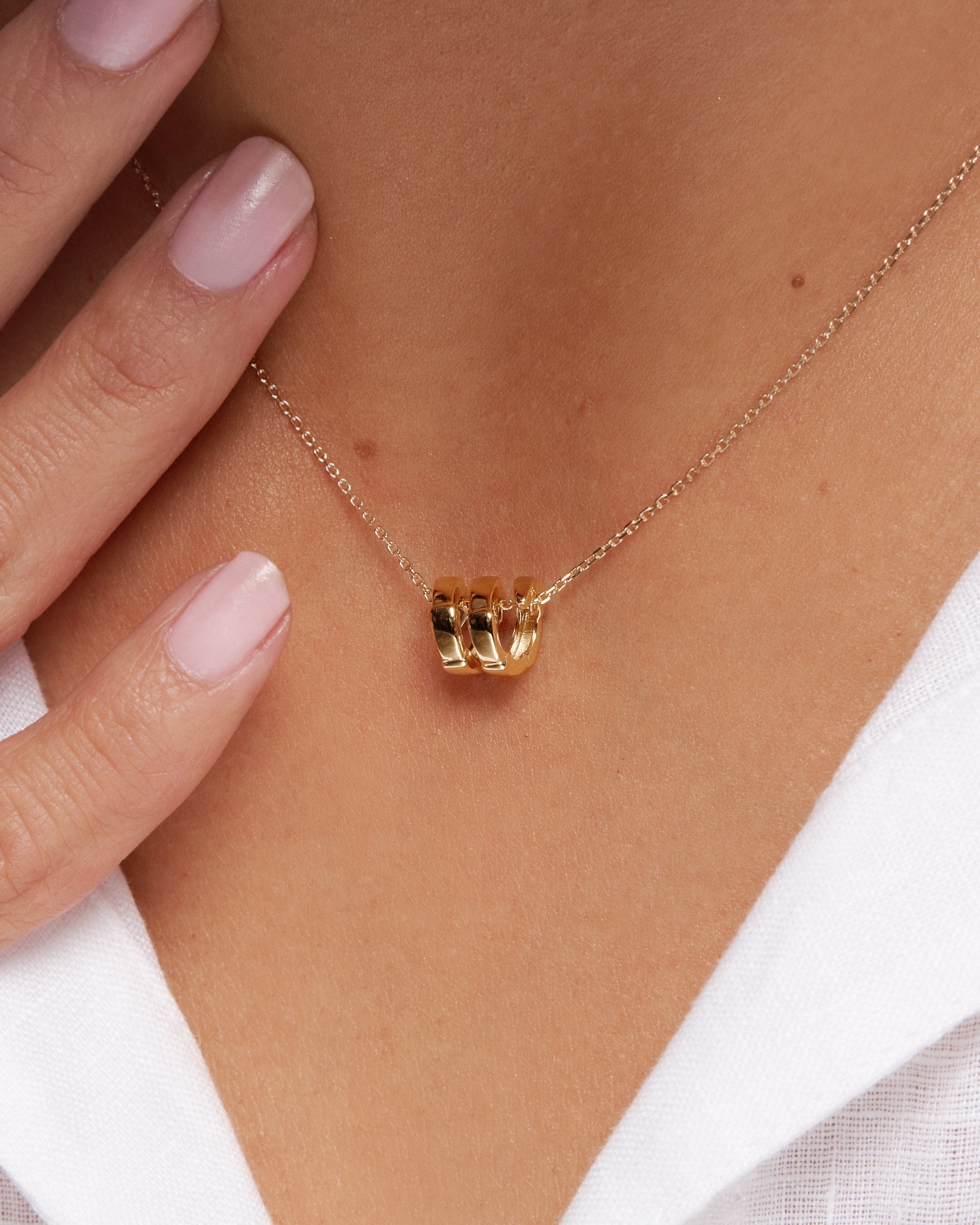 Elegant Gold Barrel Pendant Necklace