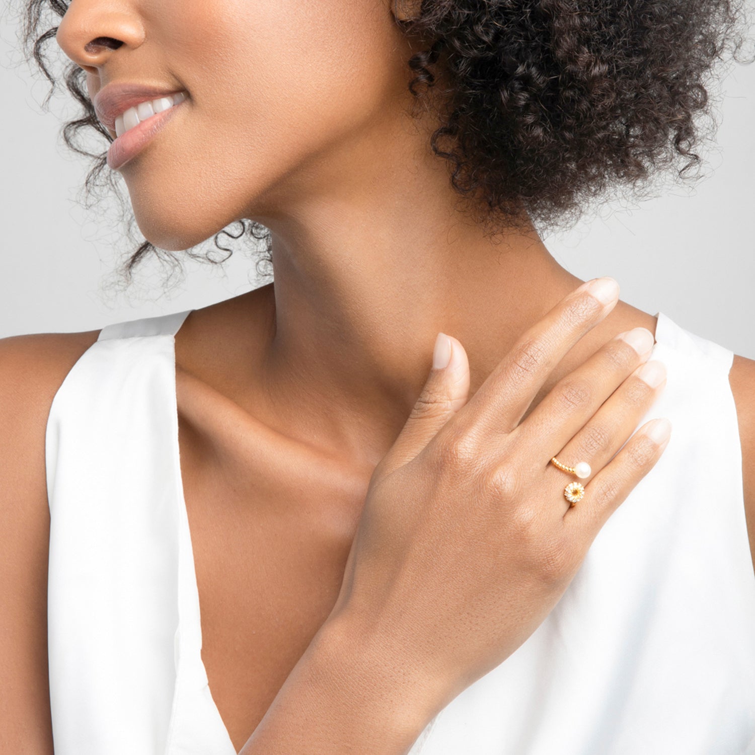 ZARUX - 20k Yellow Gold Vermeil Ring with Pearl